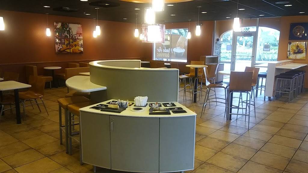 Taco Bell | meal takeaway | 3652 W Hillsboro Blvd, Deerfield Beach, FL 33442, USA | 9546986428 OR +1 954-698-6428