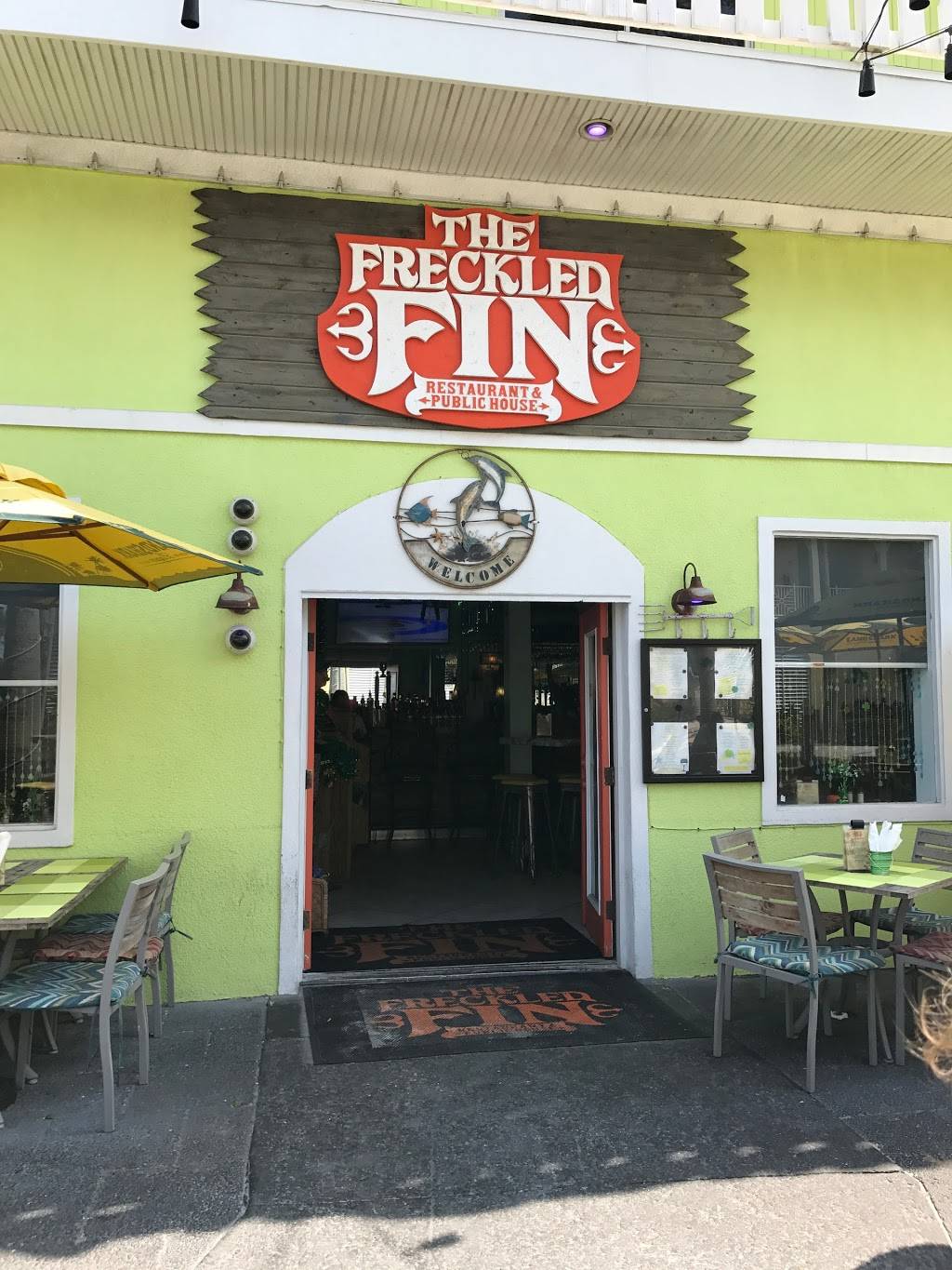 The Freckled Fin Restaurant | restaurant | 5337 Gulf Dr #600, Holmes Beach, FL 34217, USA | 9412513930 OR +1 941-251-3930