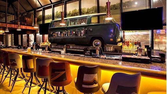 Hopsmith Chicago | restaurant | 15 W Division St, Chicago, IL 60610, USA | 3126009816 OR +1 312-600-9816