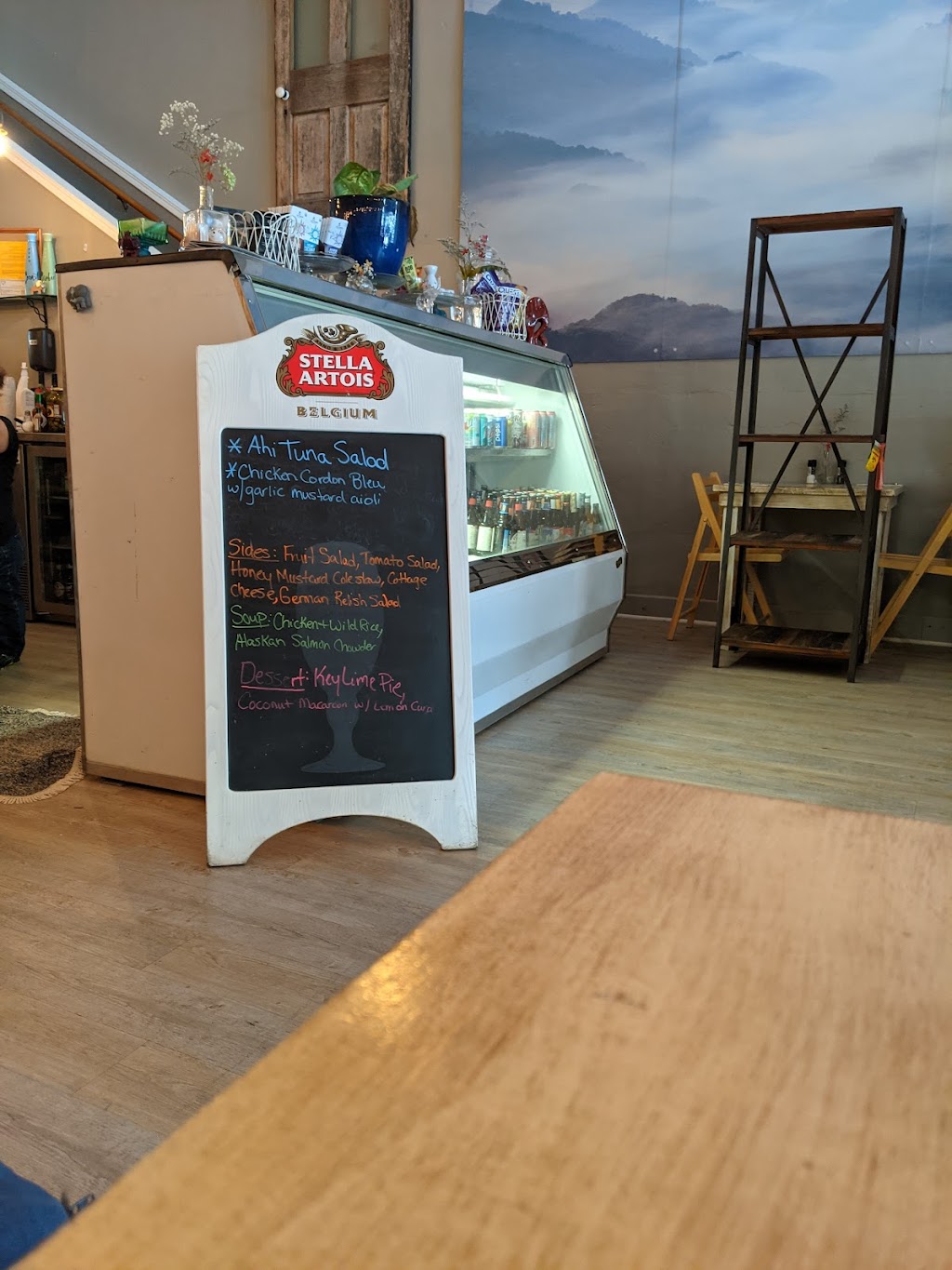 The Relish Tray Bistro & Speakeasy | restaurant | 106 4th Ave, Baraboo, WI 53913, USA | 6083937206 OR +1 608-393-7206