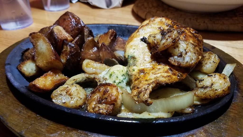 Applebees Grill + Bar | restaurant | 111 Clinton Center Dr, Clinton, MS 39056, USA | 6019248644 OR +1 601-924-8644