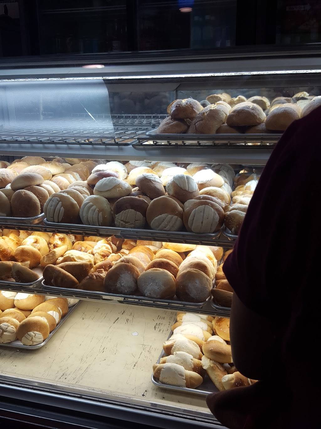 Guatepan Bakery | restaurant | 982 W Vernon Ave, Los Angeles, CA 90037, USA | 3232310644 OR +1 323-231-0644