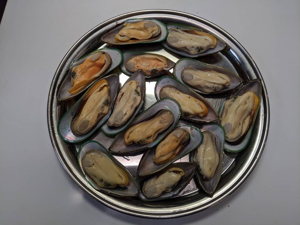 Crazy Crab | restaurant | 13351 W 10 Mile Rd, Oak Park, MI 48237, USA | 3162262256 OR +1 316-226-2256