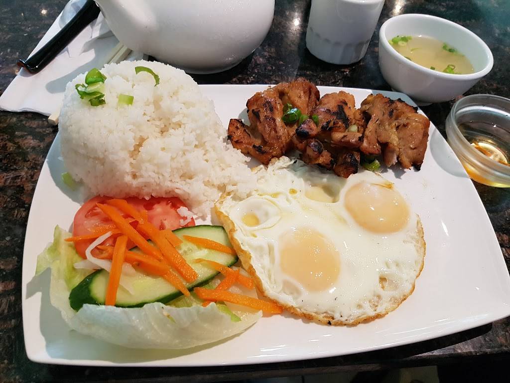 Pho Ao Sen | restaurant | 3221 Derry Rd W, Mississauga, ON L5N 7L7, Canada | 9058242888 OR +1 905-824-2888