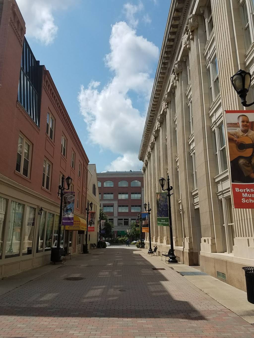 Amazing Pavilion | restaurant | 26 Dunham Mall, Pittsfield, MA 01201, USA | 4134482647 OR +1 413-448-2647