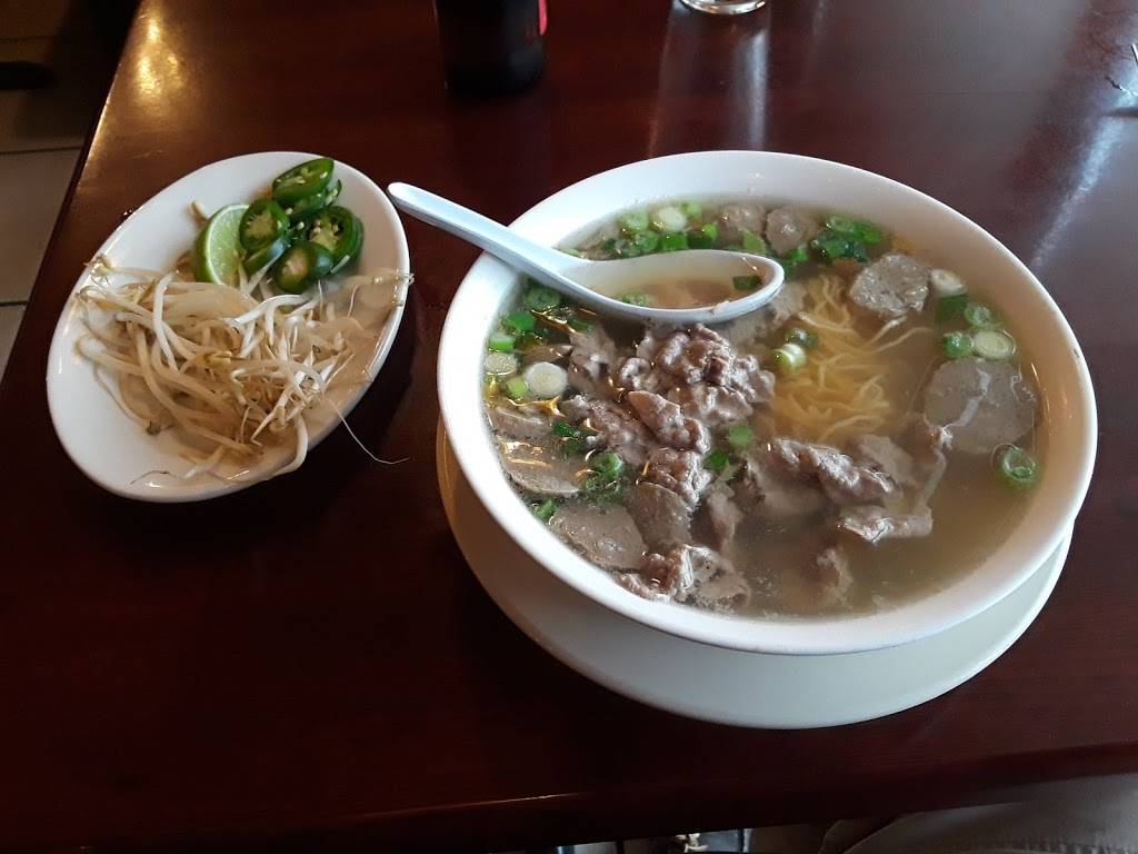 Saigon Kitchen Tifton | restaurant | 724 W 2nd St, Tifton, GA 31794, USA | 2293965888 OR +1 229-396-5888