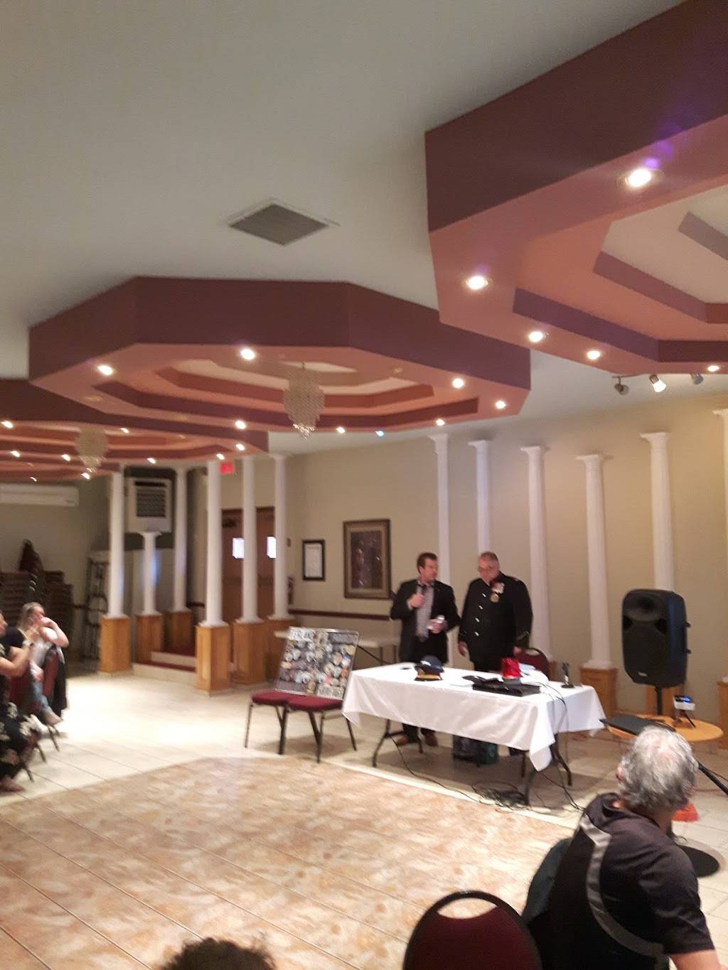 Beaujolais (Au) | restaurant | 839 Rue Saint-Louis, Gatineau, QC J8T 2S7, Canada | 8195612614 OR +1 819-561-2614