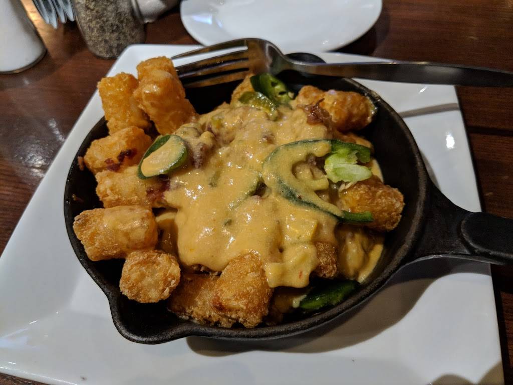 Bar Louie - Crocker Park | night club | 9 Main St, Westlake, OH 44145, USA | 4407887540 OR +1 440-788-7540