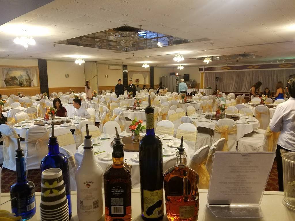 Holiday Villa | restaurant | 7007 S Land Park Dr, Sacramento, CA 95831, USA | 9163929630 OR +1 916-392-9630