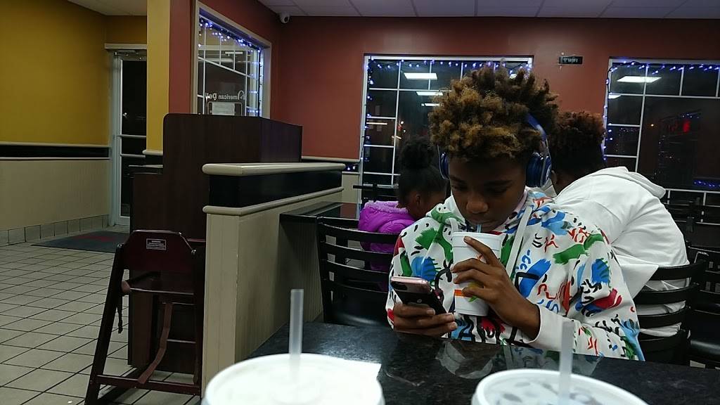 American Deli | restaurant | 308 W Martin Luther King Hwy, Tuskegee, AL 36083, USA | 3344395123 OR +1 334-439-5123