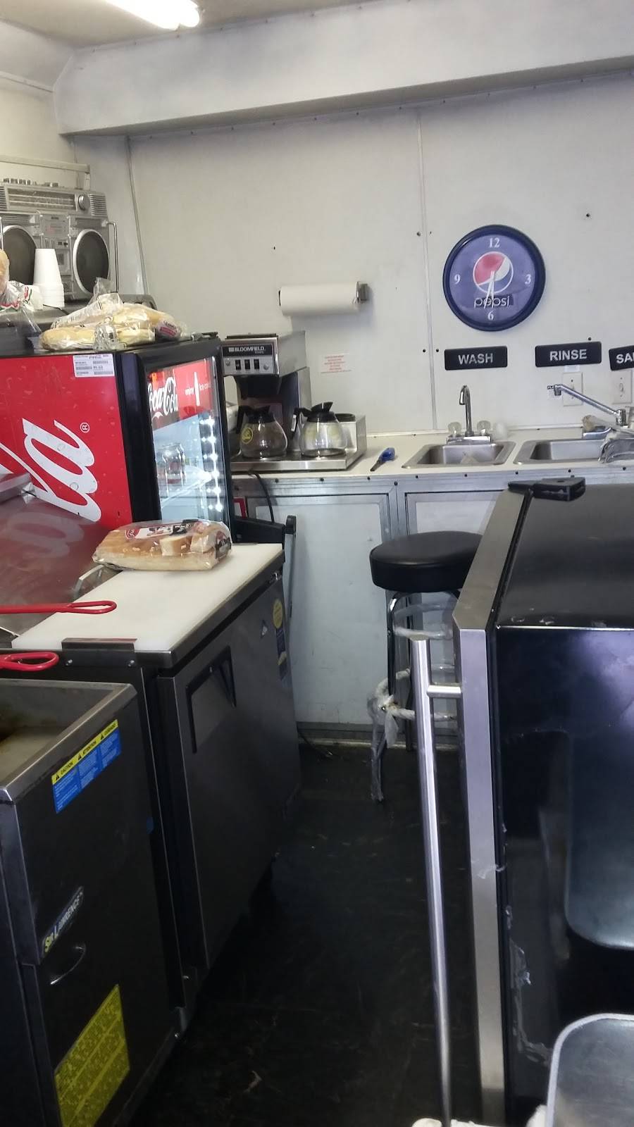 Hot Dog Truck | restaurant | 642-762 University Ave, Norwood, MA 02062, USA | 7813924383 OR +1 781-392-4383