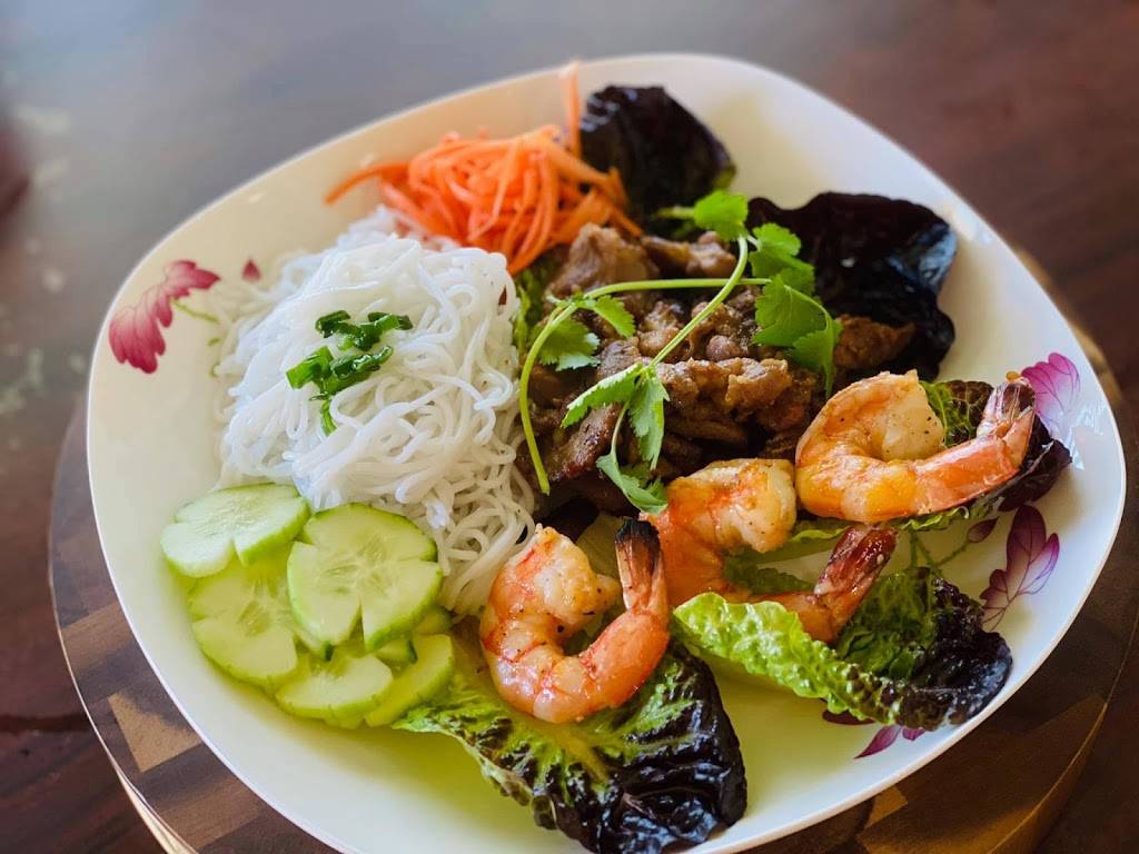 Pho La | restaurant | 842 N Collins Blvd, Covington, LA 70433, USA | 9859002282 OR +1 985-900-2282