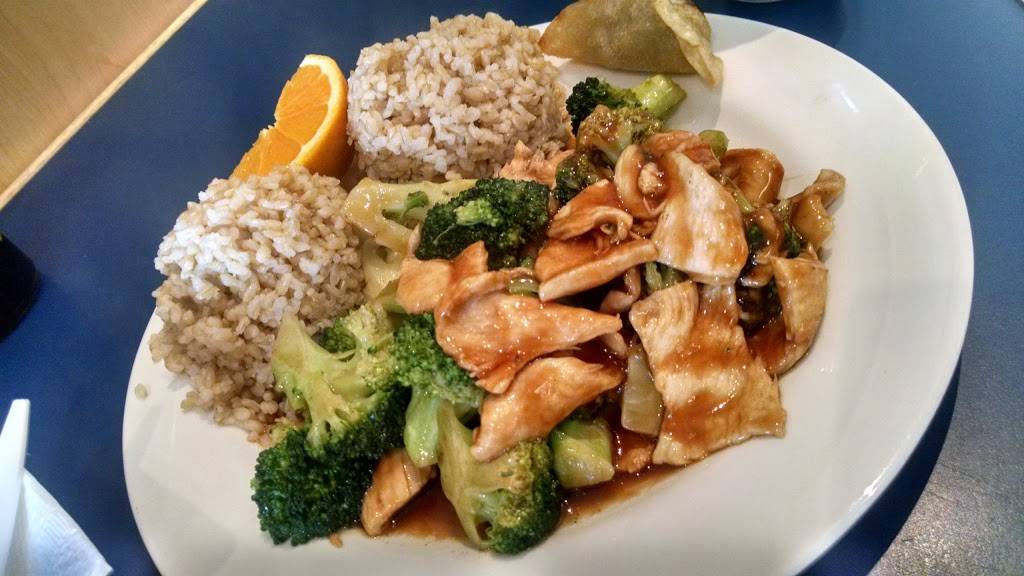 Quik Wok | restaurant | 815 College Blvd, Oceanside, CA 92057, USA | 7607267771 OR +1 760-726-7771