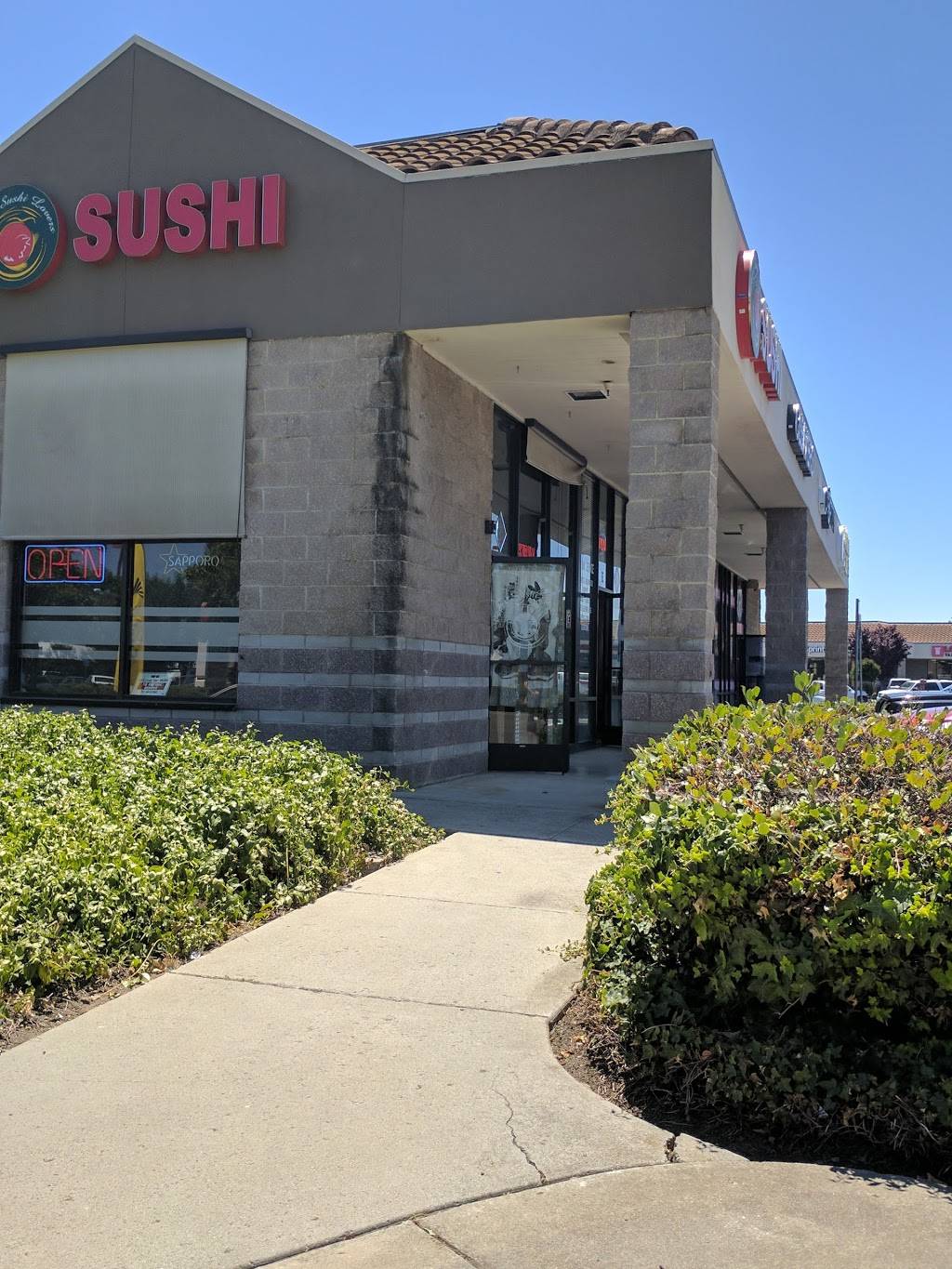 Pearl Sushi Lovers | restaurant | 340 E 10th St ste a, Gilroy, CA 95020, USA | 4087672972 OR +1 408-767-2972