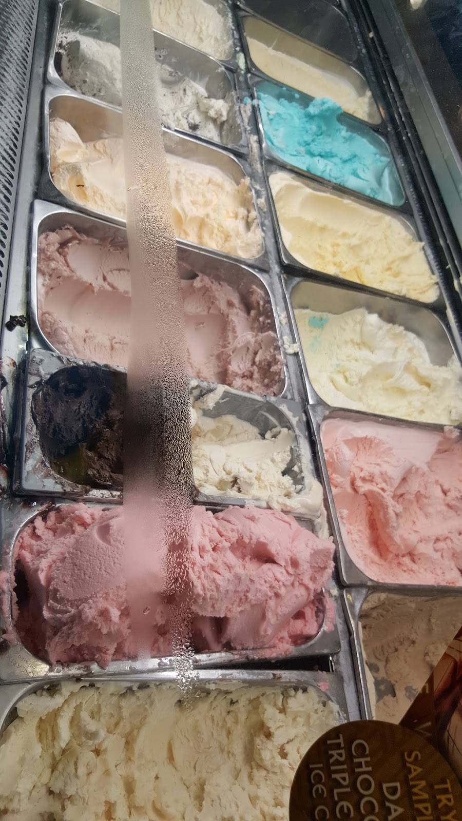 Cold Stone Creamery | bakery | 3063 Waldorf Market Pl, Waldorf, MD 20603, USA | 3018853400 OR +1 301-885-3400