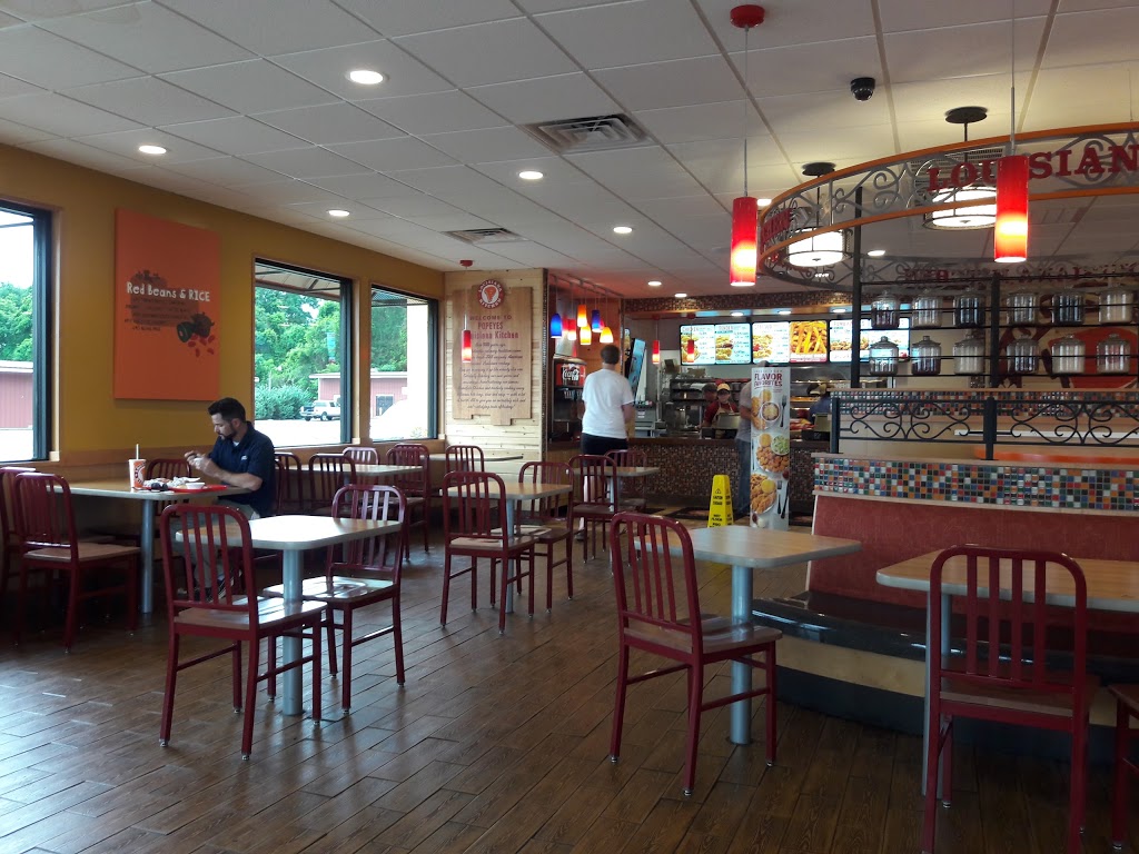 Popeyes Louisiana Kitchen | restaurant | 570 Schillinger Rd, Mobile, AL 36695, USA | 2515259148 OR +1 251-525-9148