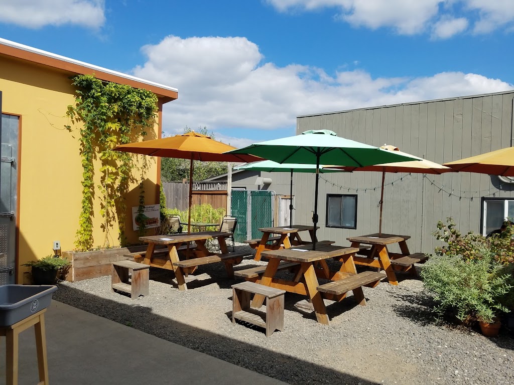 Montavilla Brew Works | restaurant | 7805 SE Stark St, Portland, OR 97215, USA | 5039543440 OR +1 503-954-3440