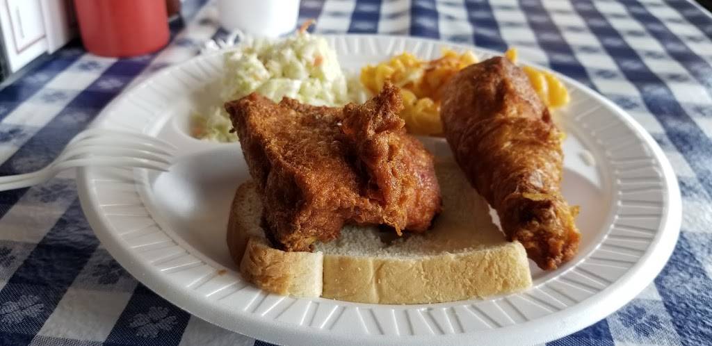 Guss World Famous Fried Chicken | restaurant | 4101 3rd Ave, Detroit, MI 48201, USA | 3138180324 OR +1 313-818-0324