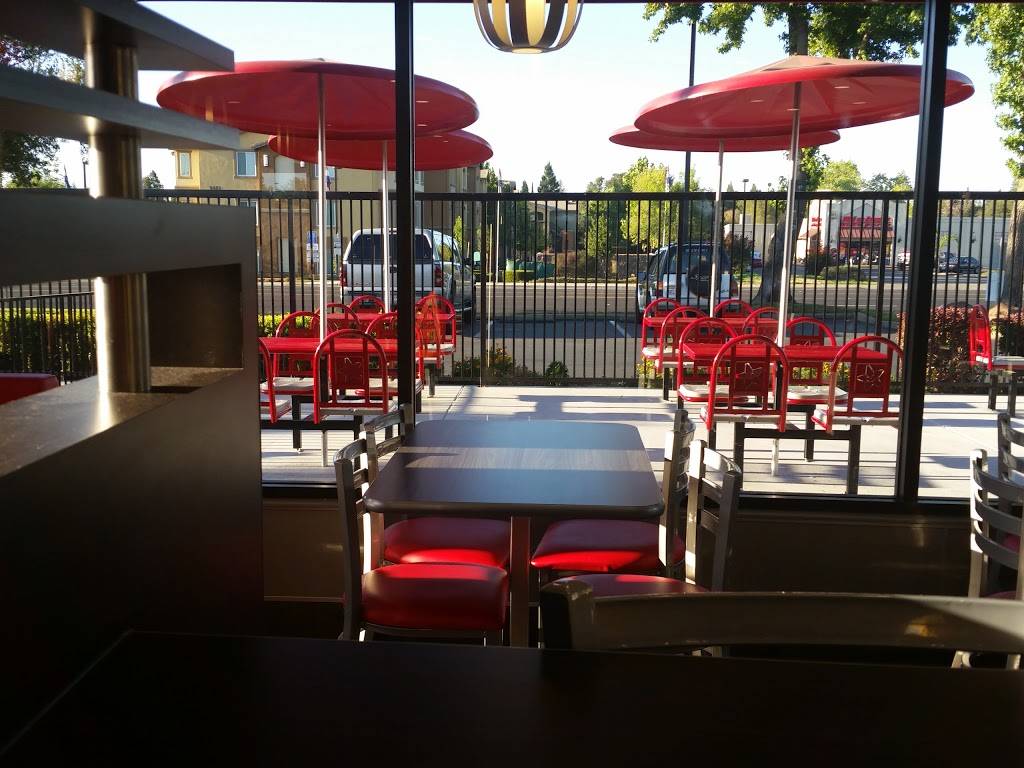 Carls Jr. | restaurant | 9500 Greenback Ln #54, Folsom, CA 95630, USA | 9169889011 OR +1 916-988-9011