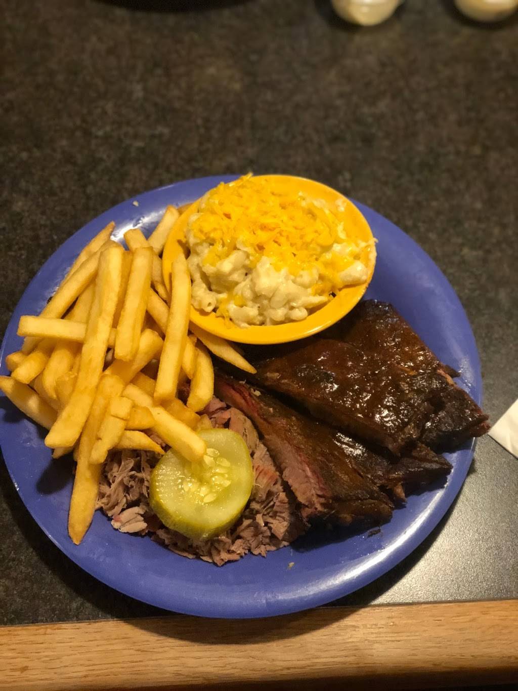 Dixie Bones | restaurant | 13440 Occoquan Rd, Woodbridge, VA 22191, USA | 7034922205 OR +1 703-492-2205