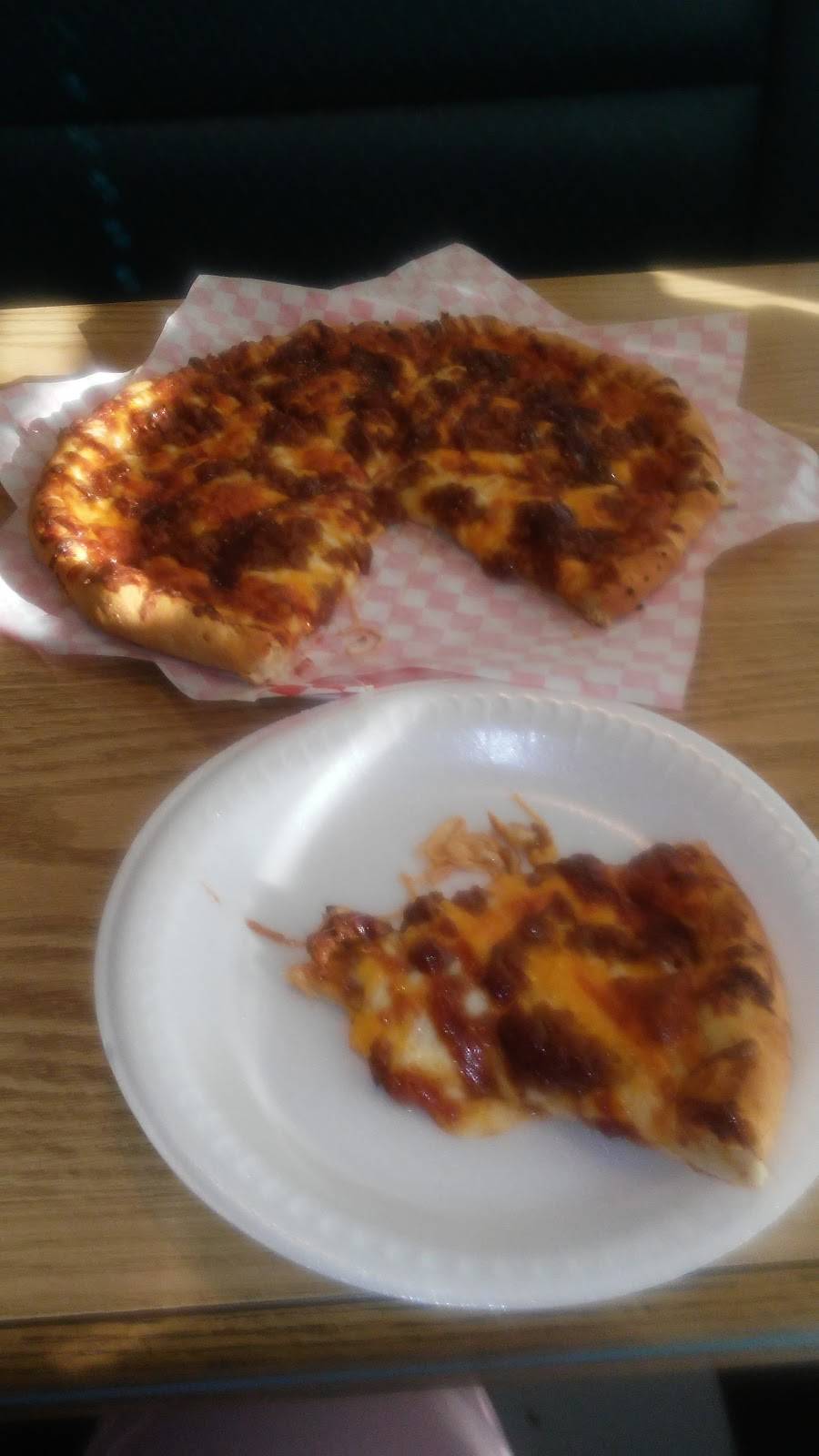 The Station Pizza and Subs | restaurant | 104 S Fordyce St, Blooming Grove, TX 76626, USA | 9036950705 OR +1 903-695-0705