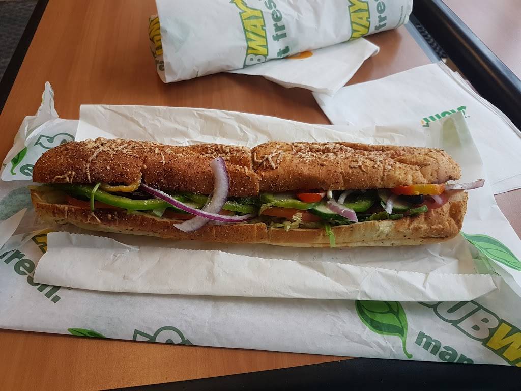 Subway | restaurant | 83 Aberfoyle Rd #4, Kingston, ON K7M 7B5, Canada | 6137660070 OR +1 613-766-0070