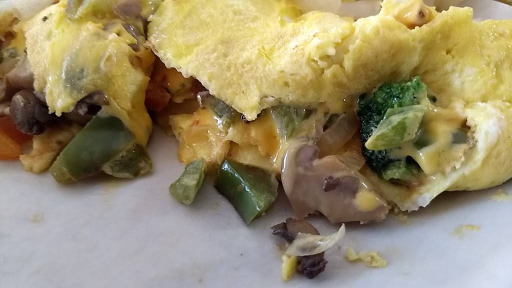 Westland Family Dining | restaurant | 35560 Ford Rd, Westland, MI 48185, USA | 7347106625 OR +1 734-710-6625