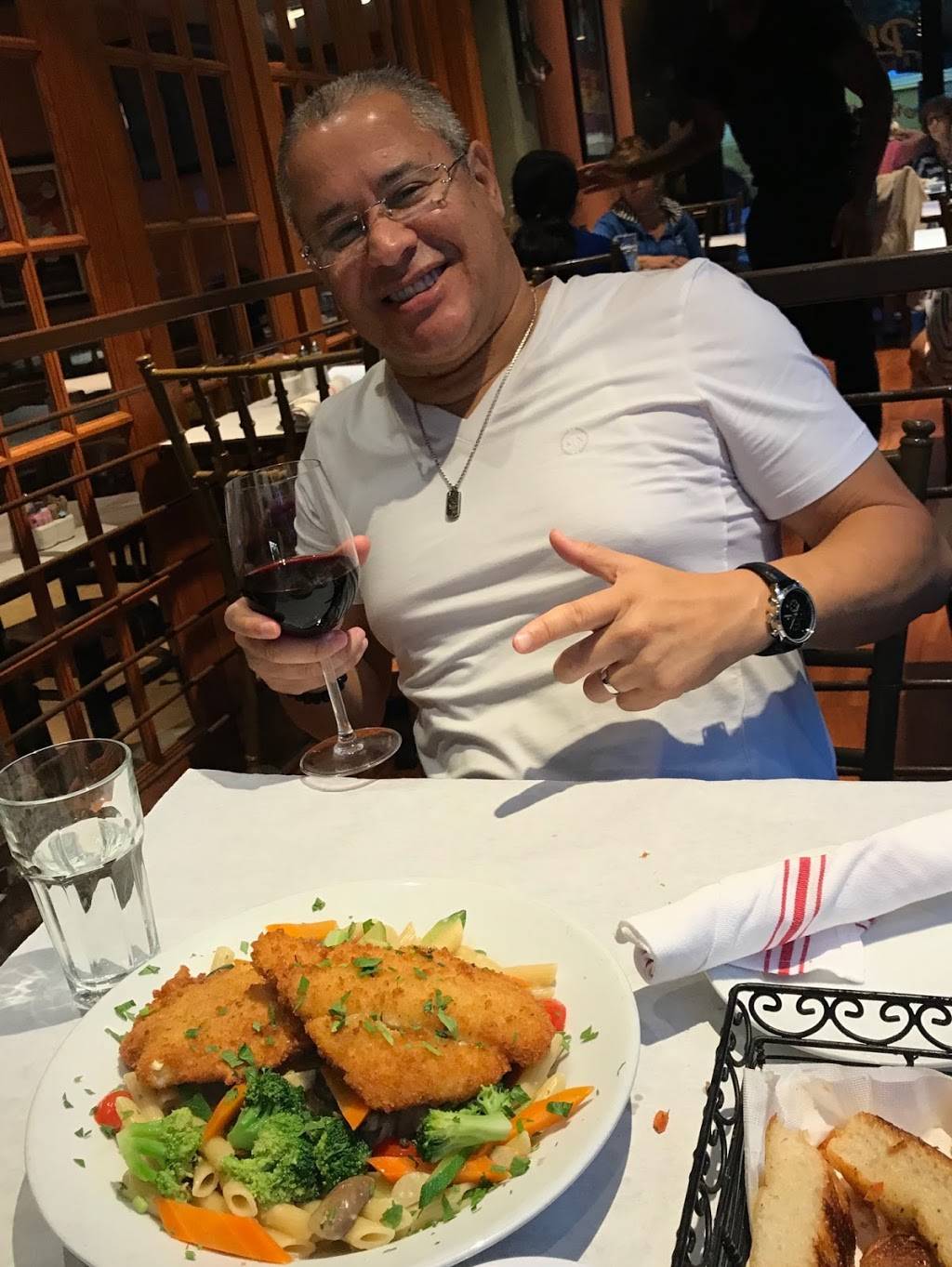 Phillies | restaurant | 74-02 Eliot Ave, Middle Village, NY 11379, USA | 7183971340 OR +1 718-397-1340