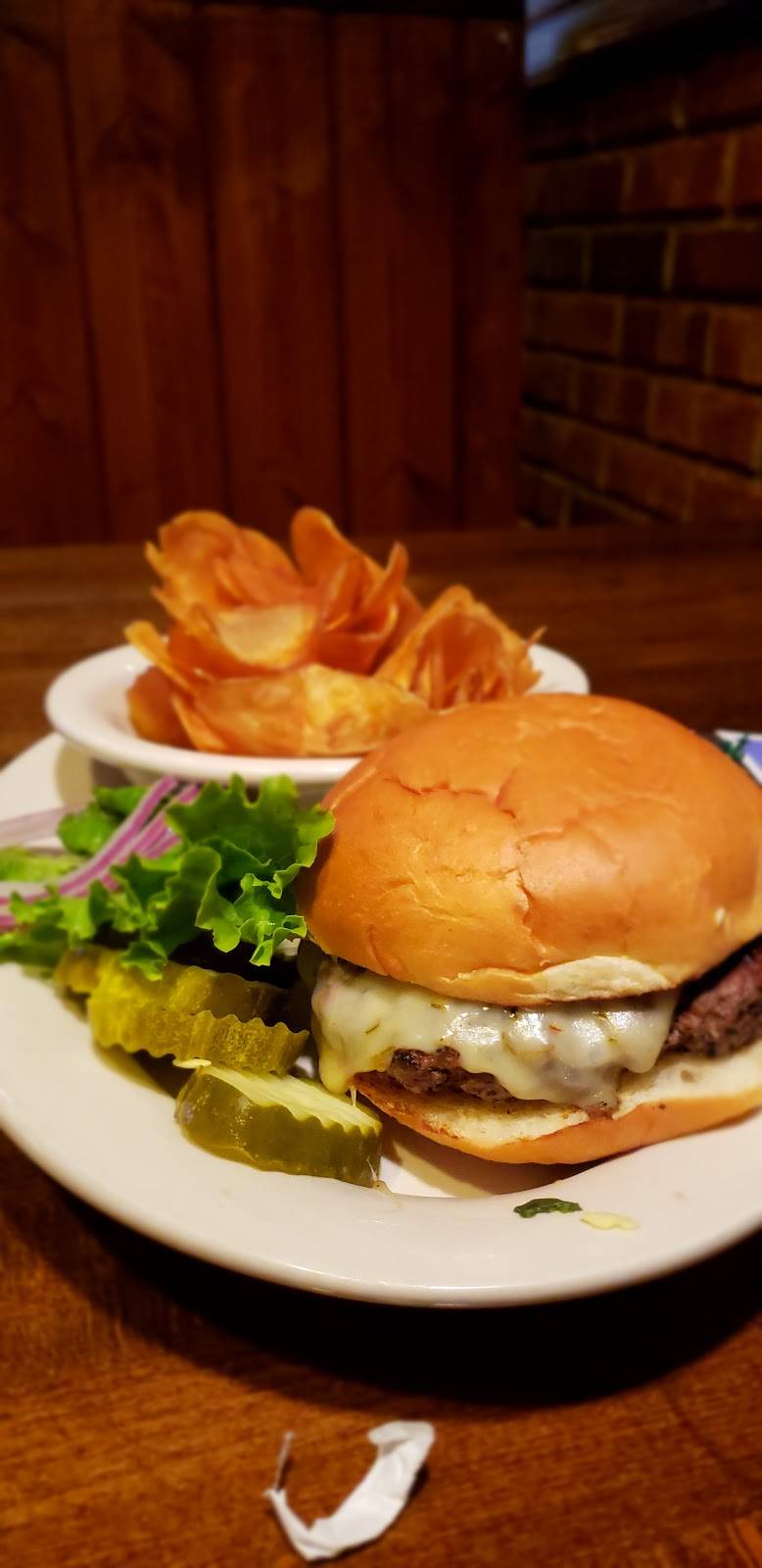 Ebony & Ivory BBQ,FISH,CHICKEN | restaurant | 3120 S Cobb Dr, Smyrna, GA 30080, USA | 7704388999 OR +1 770-438-8999