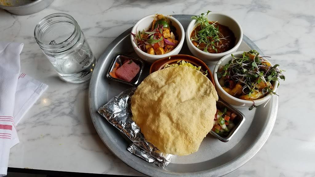 Curry Up Now | restaurant | 3250 Zanker Rd #30, San Jose, CA 95134, USA | 4087703541 OR +1 408-770-3541