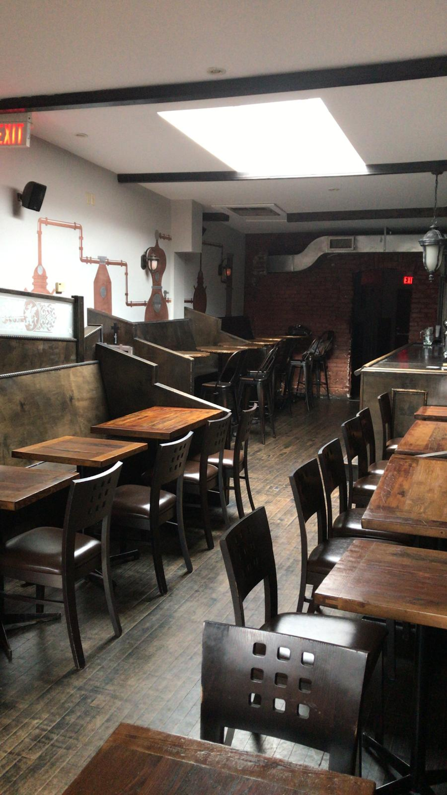 GIN MILL | restaurant | 2202 Bloor St W, Toronto, ON M6S 1N4, Canada | 4167633365 OR +1 416-763-3365