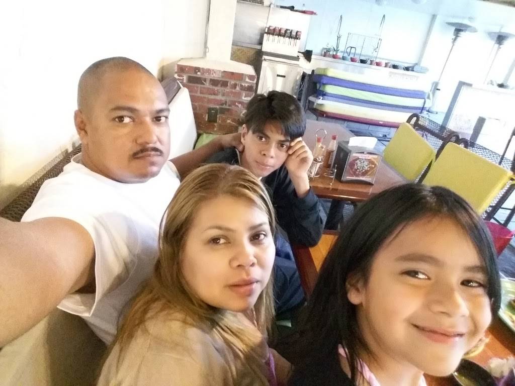 Las Islas Marias | restaurant | 502 S D St, Perris, CA 92570, USA | 9516572636 OR +1 951-657-2636