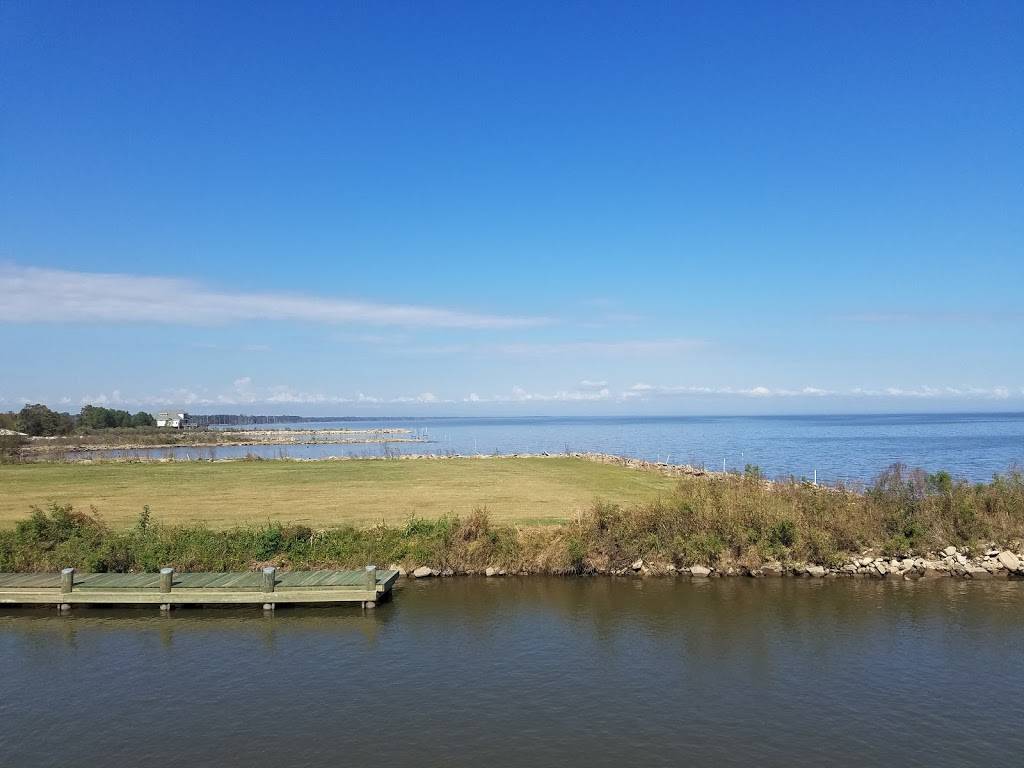 Frenier Landing | restaurant | 113 Dottie Ln, Laplace, LA 70068, USA | 9852242178 OR +1 985-224-2178