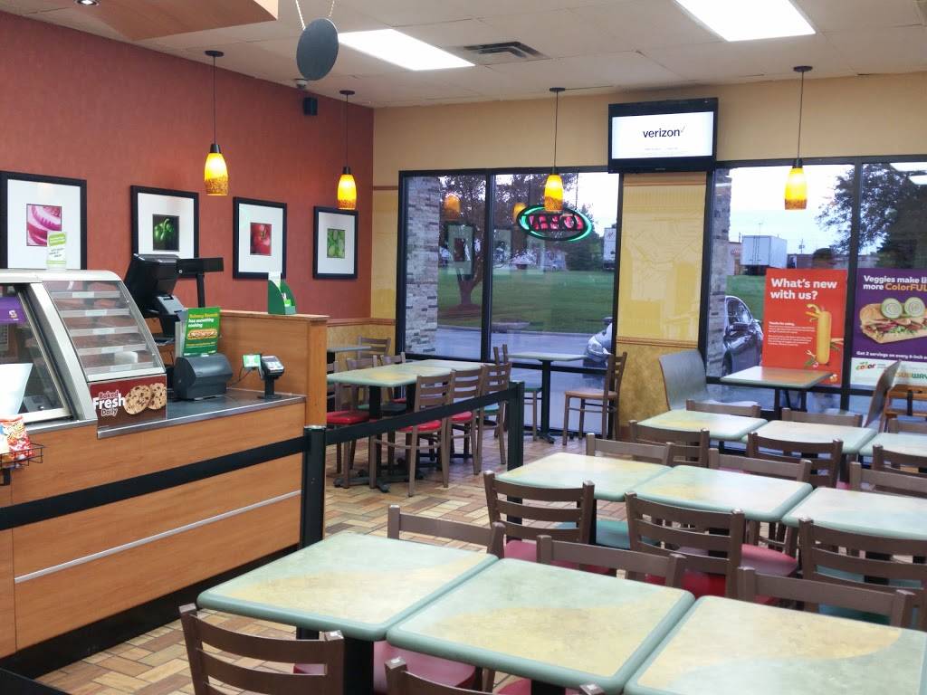 Subway Restaurants | restaurant | 7118 Woodland Dr, Indianapolis, IN 46278, USA | 3175361695 OR +1 317-536-1695