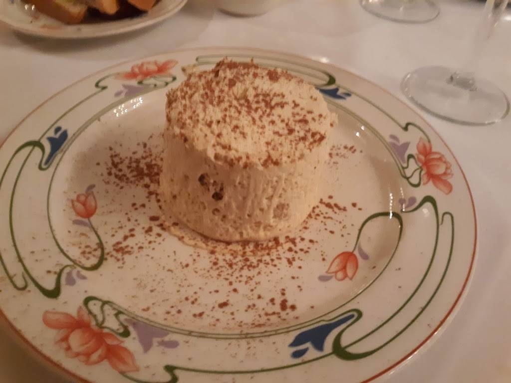 Bennys | restaurant | 199 Post Ave, Westbury, NY 11590, USA | 5169978111 OR +1 516-997-8111