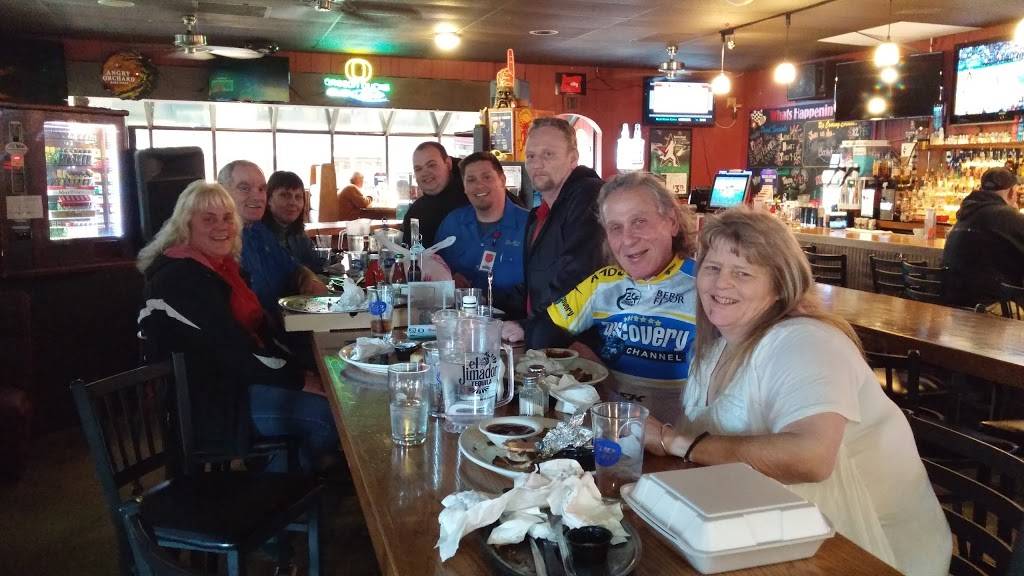 Boss Hawgs Bar N Grill | restaurant | 617 NE 102nd Ave, Portland, OR 97220, USA | 5032524647 OR +1 503-252-4647