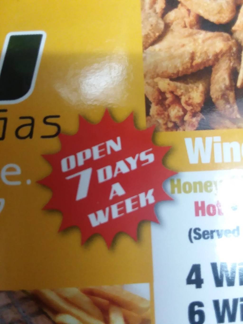 Mallys | restaurant | 2800 N Florissant Ave, St. Louis, MO 63107, USA | 3148333573 OR +1 314-833-3573