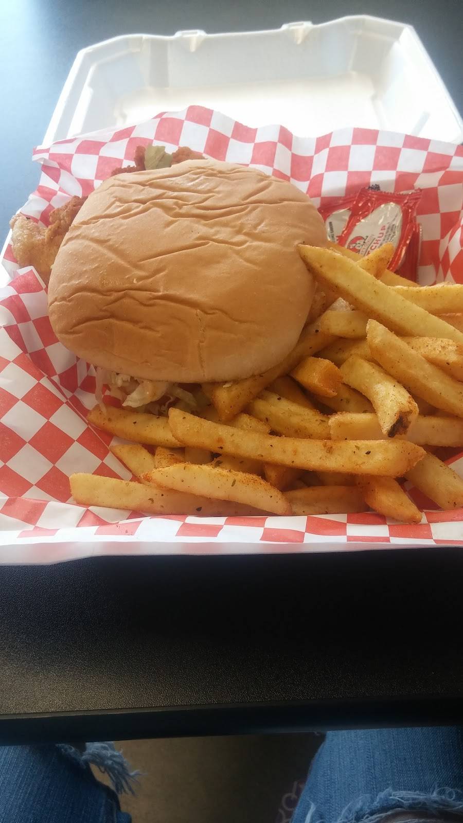 WINGS-N-RINGS | restaurant | 111 S Cedar Ridge Dr #113, Duncanville, TX 75116, USA | 9722833366 OR +1 972-283-3366