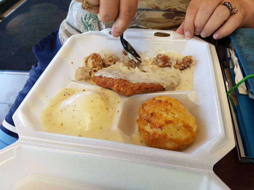 Churchs Chicken | restaurant | 502 S Belt Hwy, St Joseph, MO 64506, USA | 8166760899 OR +1 816-676-0899