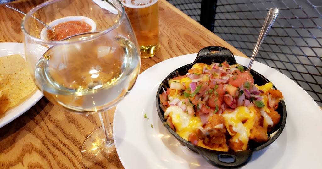 Spotted Fox Ale House | restaurant | 113 S Western Ave, Carpentersville, IL 60110, USA | 2244848907 OR +1 224-484-8907