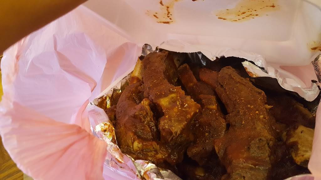 JNs Original BBQ Pithouse | restaurant | 1180 N White Ave, Pomona, CA 91768, USA | 9096237206 OR +1 909-623-7206