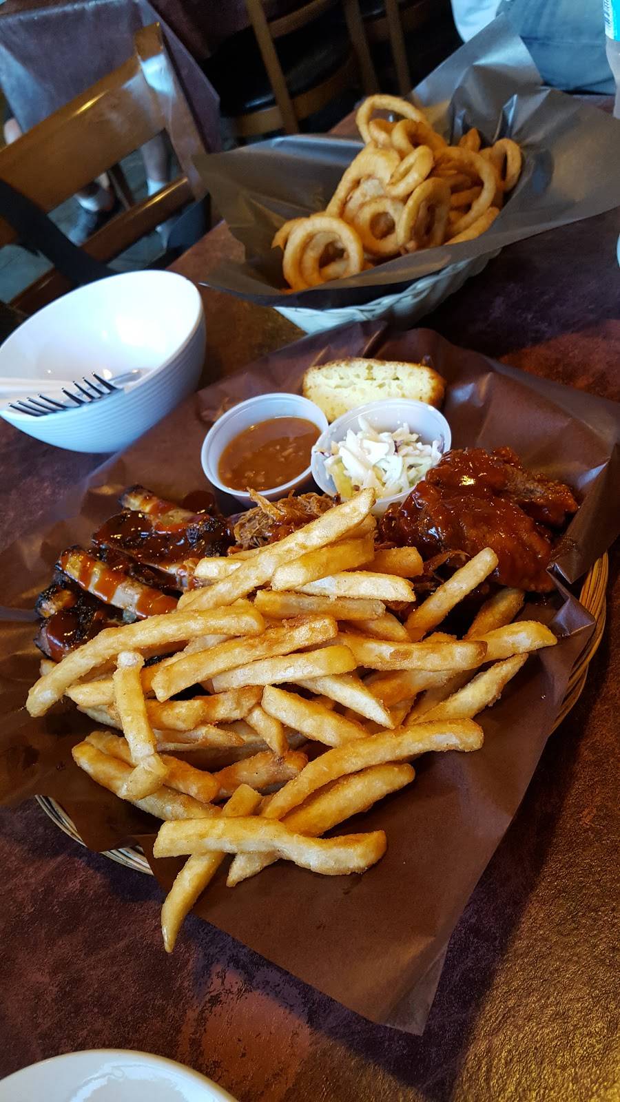 Memphis BBQ | restaurant | 8074 Islington Ave, Woodbridge, ON L4L 1W5, Canada | 9052659003 OR +1 905-265-9003