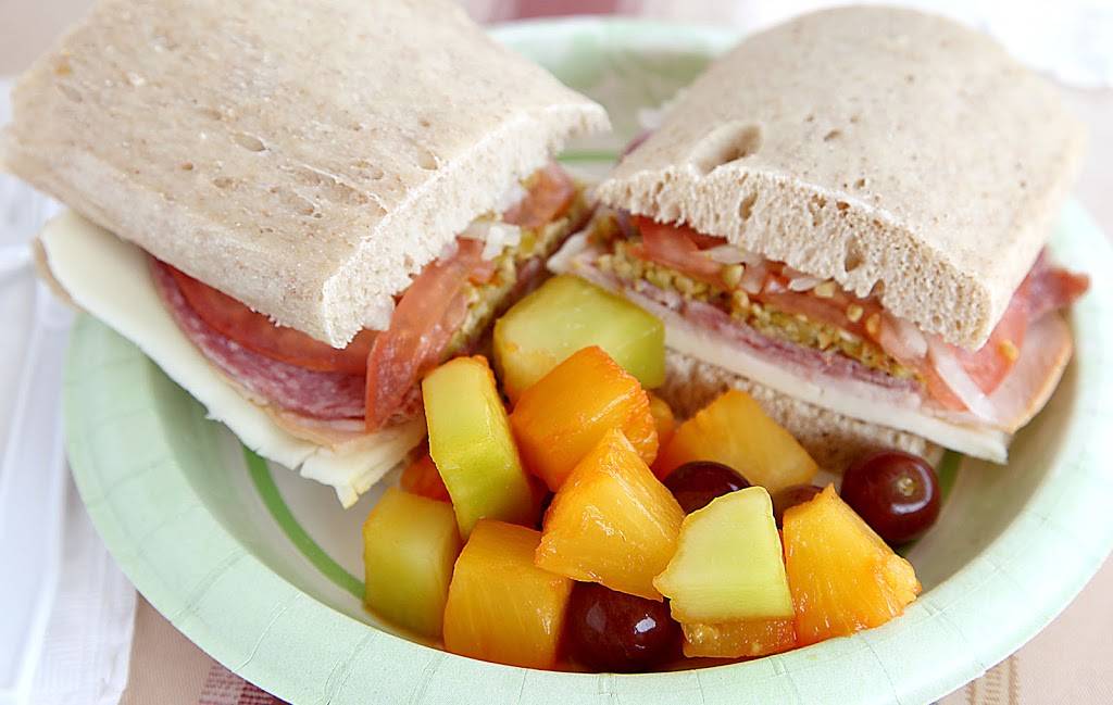 Cafe Express | restaurant | 1507 E Locust St, Davenport, IA 52803, USA | 5633227353 OR +1 563-322-7353