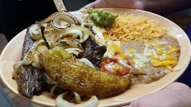 Restaurante Casa Noble | restaurant | 421 S Grand Ave, Waukesha, WI 53186, USA | 2623499250 OR +1 262-349-9250