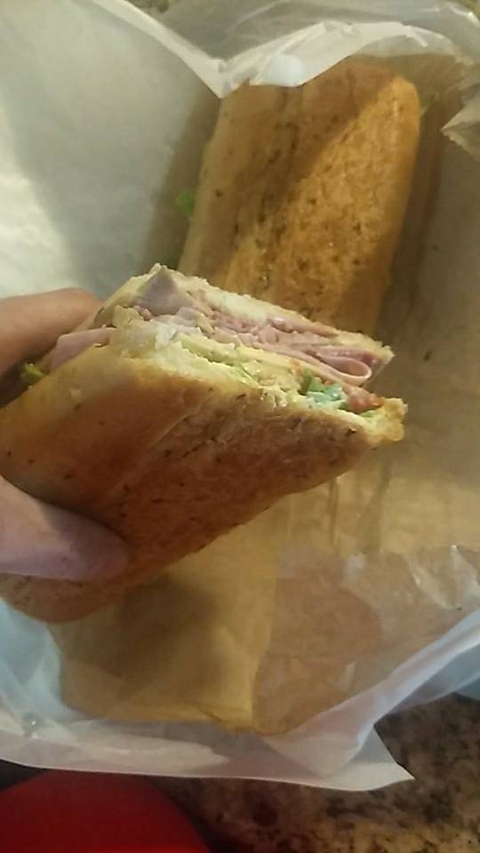 Scotts Sub Shop | restaurant | 5707 8th St, Zephyrhills, FL 33542, USA | 8135517179 OR +1 813-551-7179