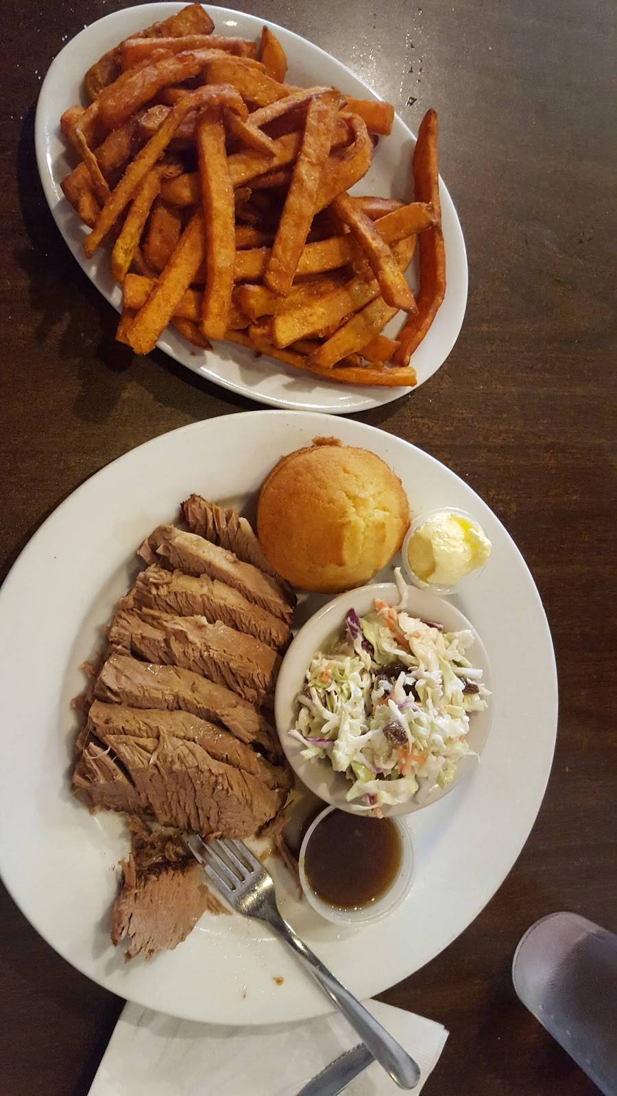 Sierra Grill Smokehouse | restaurant | 2515 Grass Valley Hwy, Auburn, CA 95603, USA | 5308237600 OR +1 530-823-7600