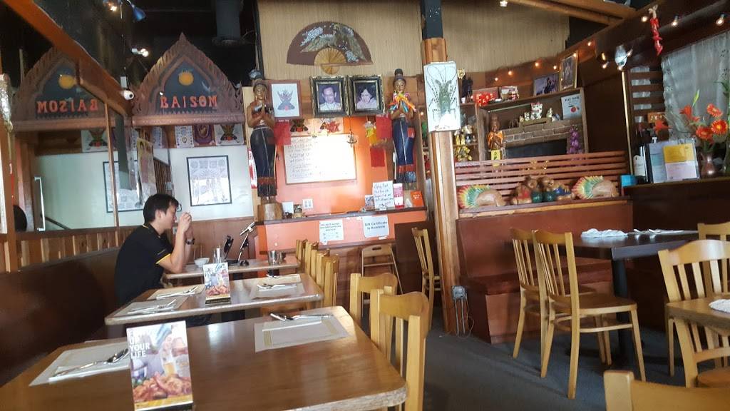 Bai Som Thai Kitchen | restaurant | 2121 Clement St, San Francisco, CA 94121, USA | 4157515332 OR +1 415-751-5332