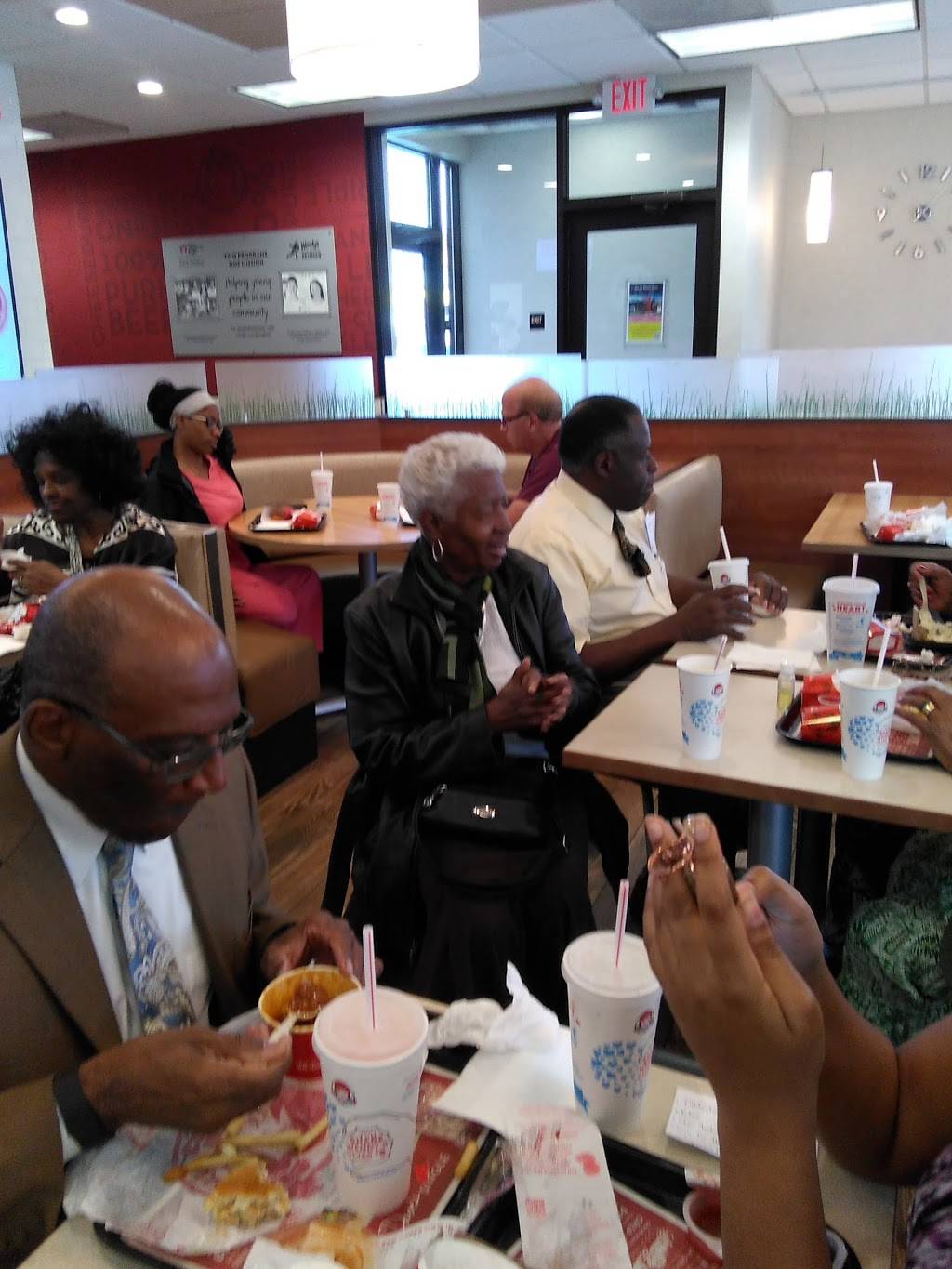 Wendys | restaurant | 116 Peebles St, Pittsburgh, PA 15221, USA | 4122471572 OR +1 412-247-1572