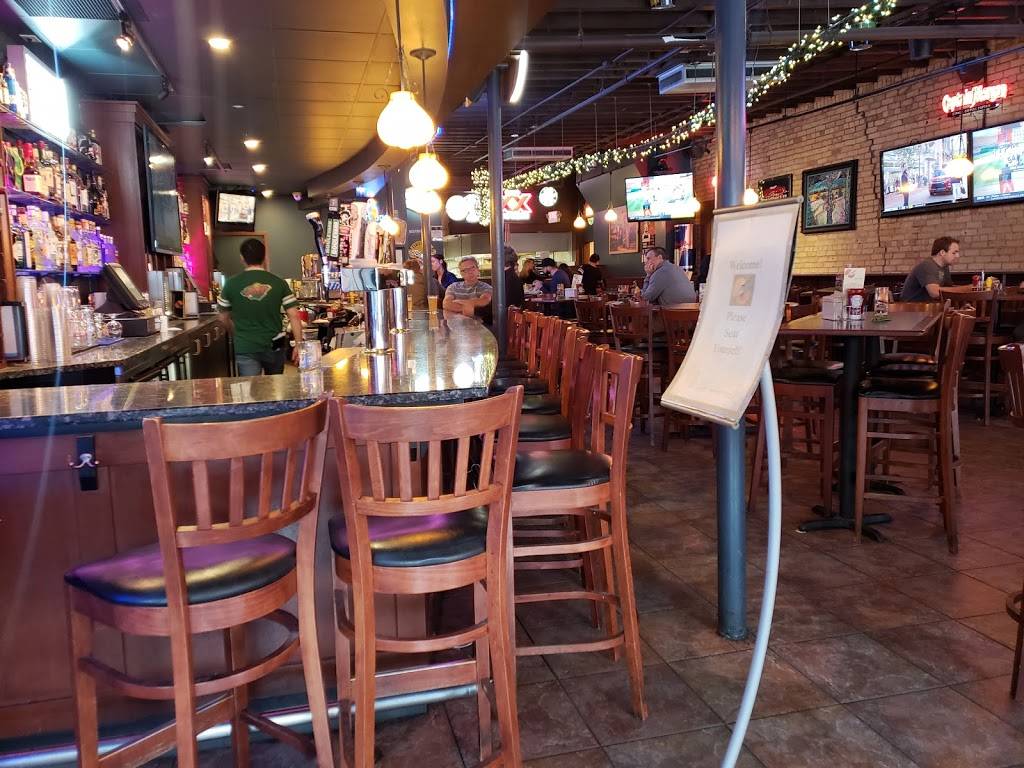 Burger Moes | restaurant | 242 7th St W, St Paul, MN 55102, USA | 6512223100 OR +1 651-222-3100