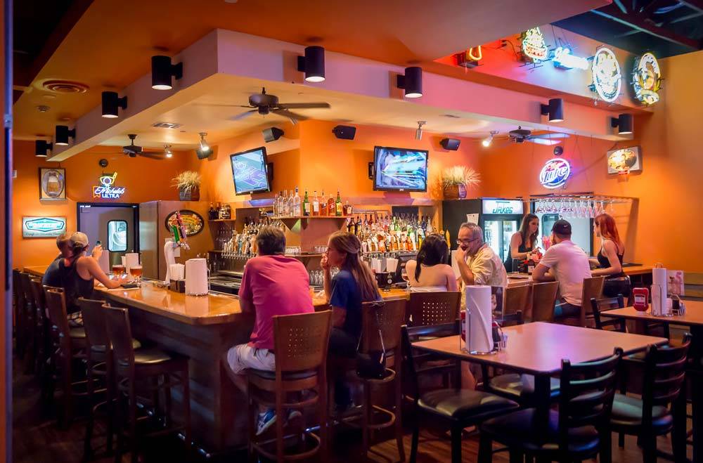 Jakes Burgers and Beer | restaurant | 2422 N Henderson Ave, Dallas, TX 75206, USA | 2148265253 OR +1 214-826-5253